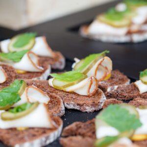Canape mit Lardo